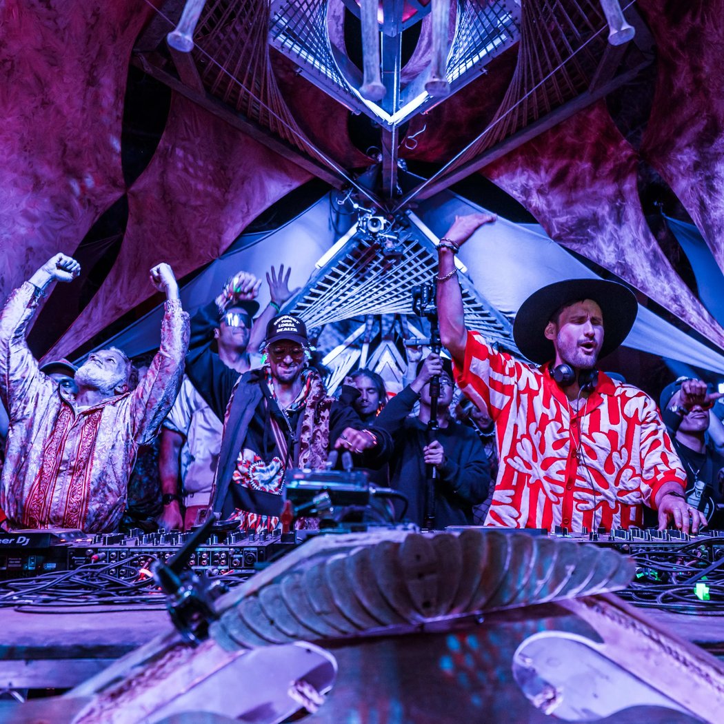 Sunset Sessions featuring Mikey Lion + Nostalgic Dreamers 1
